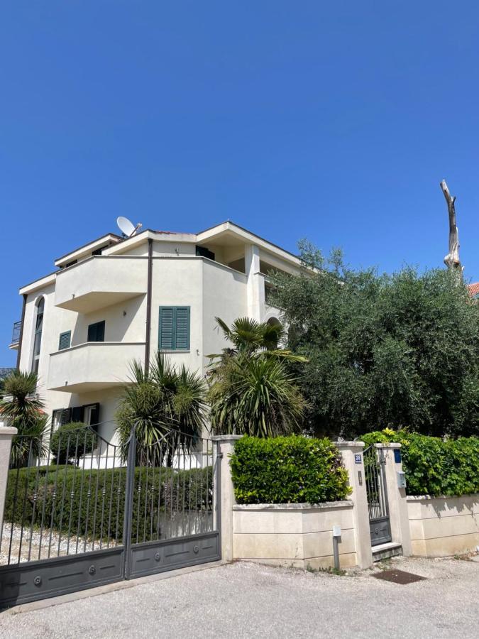 Seaside Apartments Kastela Bagian luar foto